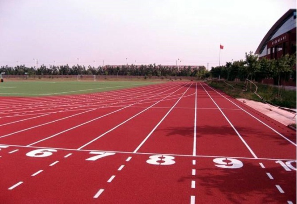 塑膠跑道主要分為哪幾類(lèi)功能特點(diǎn)是怎樣的？